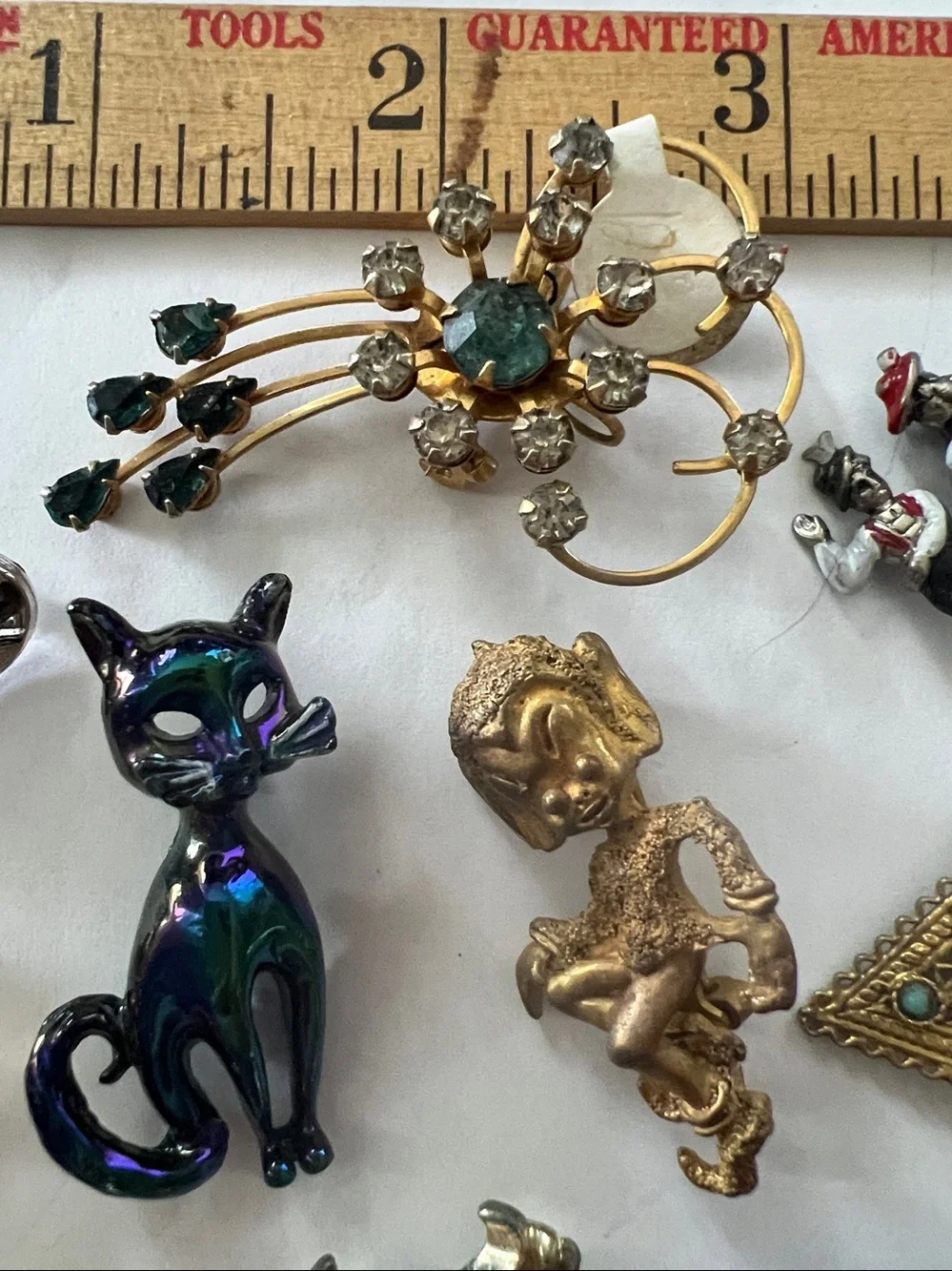 Incredible Lot Vintage brooches & pins